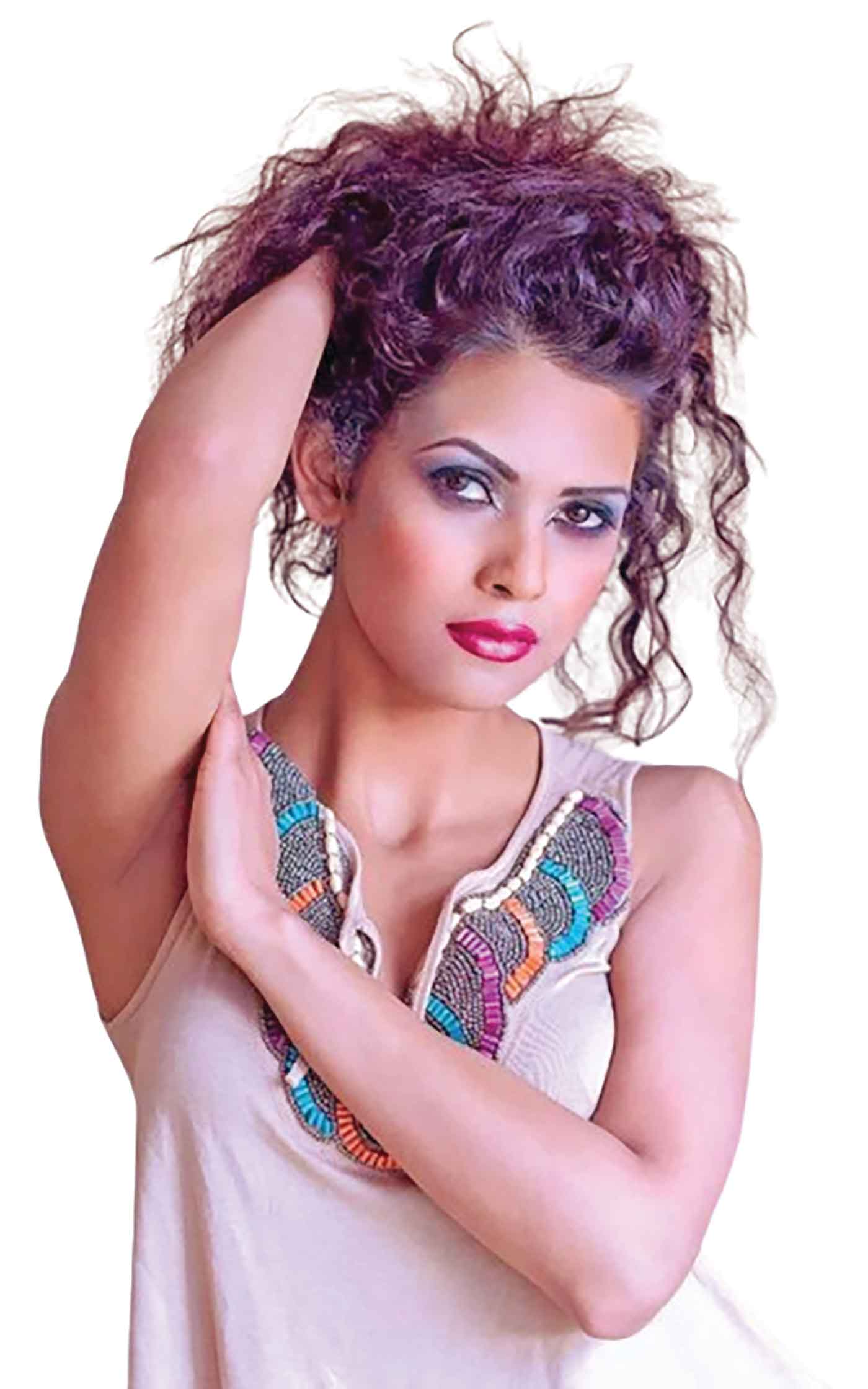 অমিতাভের ক্যামেরায় ফটোশুটে প্রিয়তি