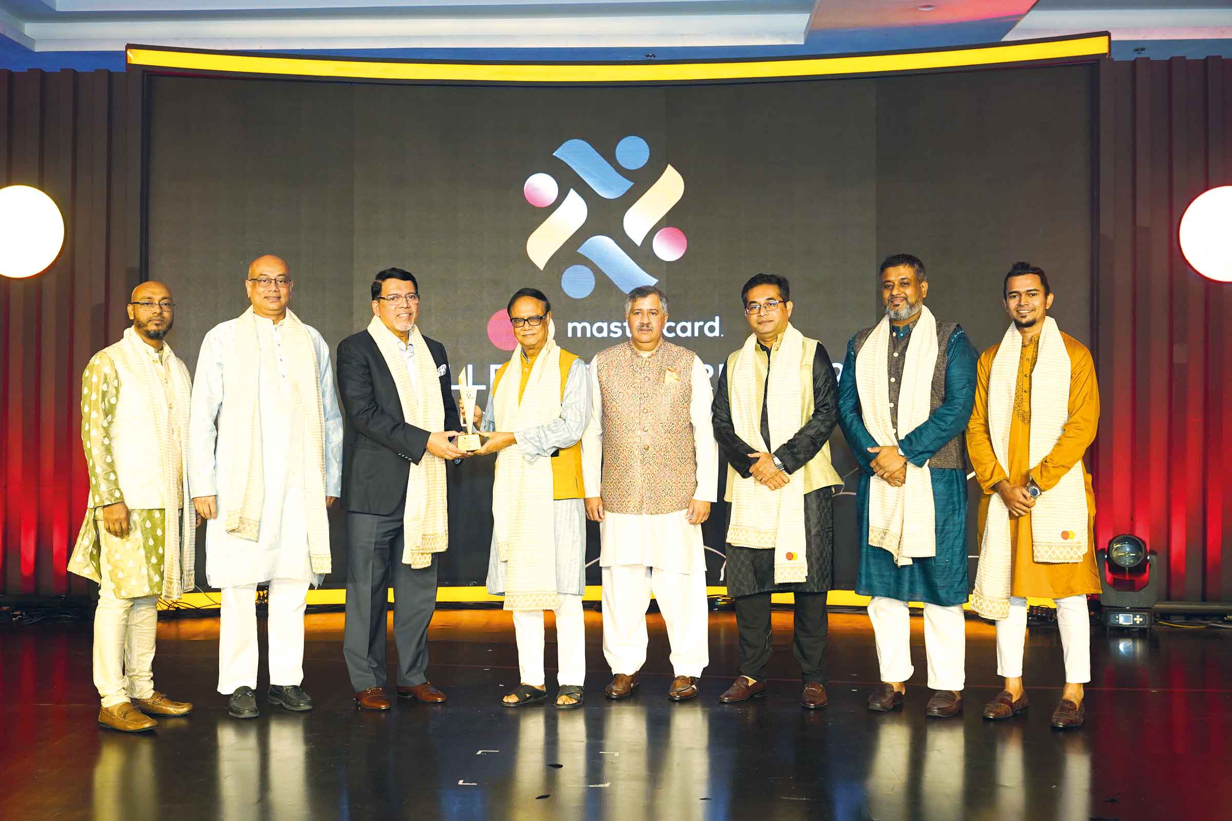 মাস্টারকার্ড এক্সিলেন্স অ্যাওয়ার্ড পেল আল-আরাফাহ্‌ ইসলামী ব্যাংক