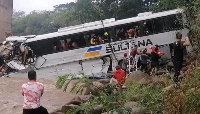 ব্রাজিলে বাস-ট্রাকের সংঘর্ষে বিশ্ববিদ্যালয়ের ১২ শিক্ষার্থী নিহত