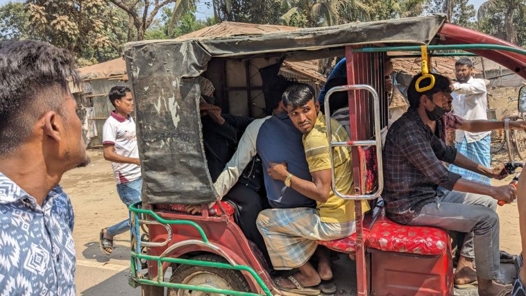 কক্সবাজারে বিমান বাহিনীর সদস্য ও স্থানীয়দের মধ্যে সংঘর্ষ, নিহত ১