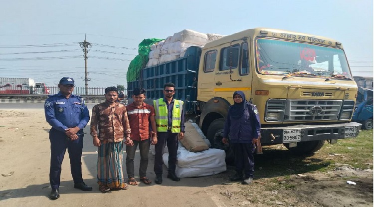 গাজীপুরে ২২ টন নিষিদ্ধ পলিথিন জব্দ, গ্রেপ্তার-২