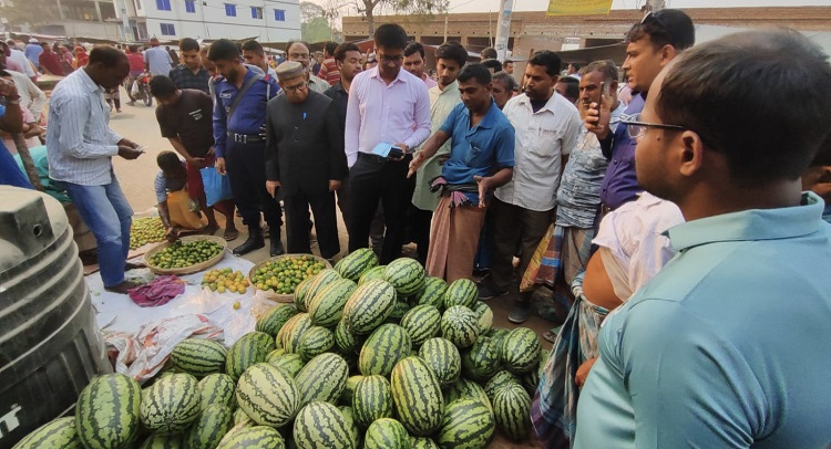 গাংনীতে রমজানে পণ্যের উচ্চমূল্য, ৪ জনকে জরিমানা