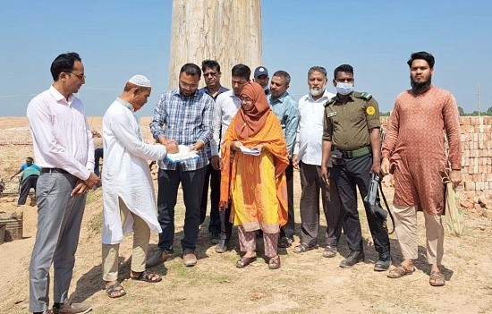 পোরশায় তিনটি ইট ভাটায় ভ্রাম্যমাণ আদালত পরিচালনা