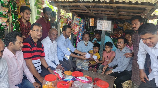 দুই অসহায় এতিম শিশুদের দায়িত্ব নিলেন তারেক রহমান