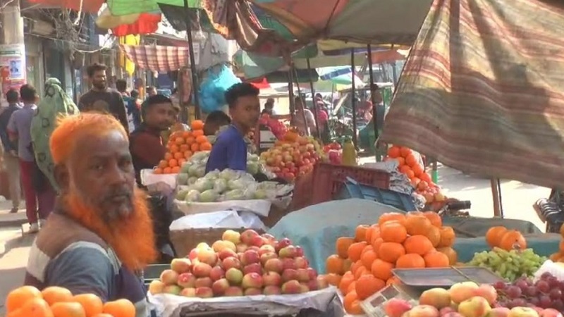 কেরানীগঞ্জে ফুটপাতে চাঁদাবাজি ‘ওপেন সিক্রেট’