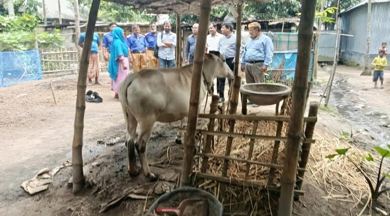 ব্র্যাকের হতদরিদ্রদের জীবনমান উন্নয়ন কর্মসূচি পরিদর্শন ম্যাজিস্ট্রেট